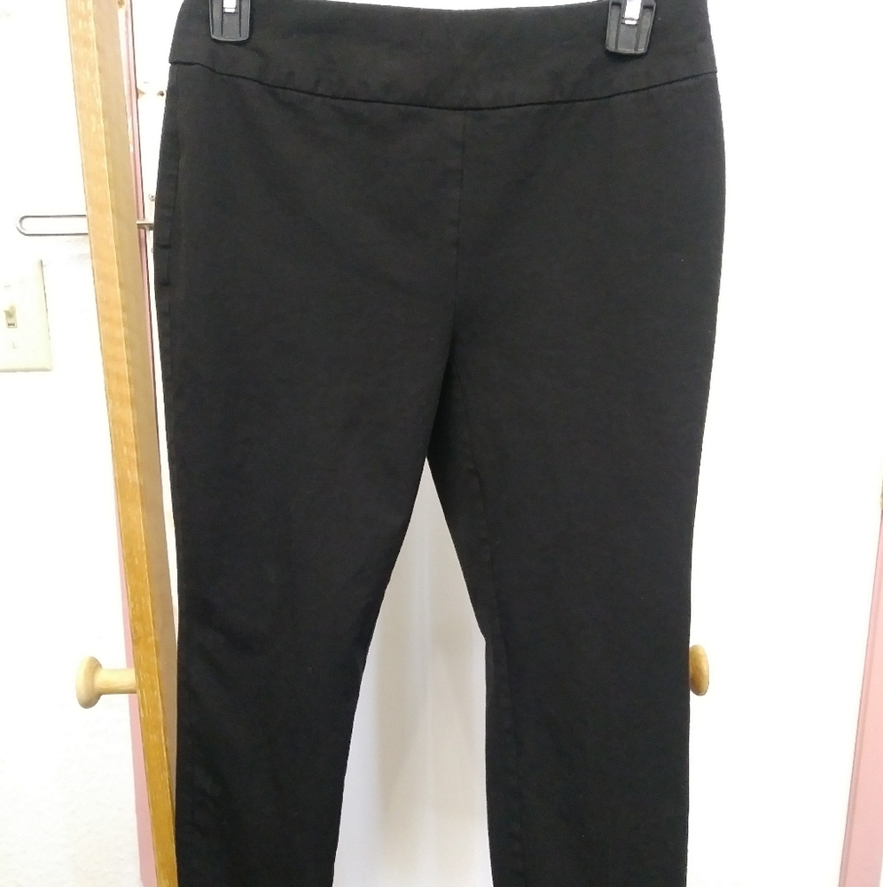 So Slimming Crop Pants Size 00 (USED)